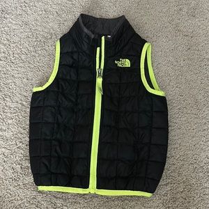 Boys 3T TNF thermoball down vest. ADORABLE